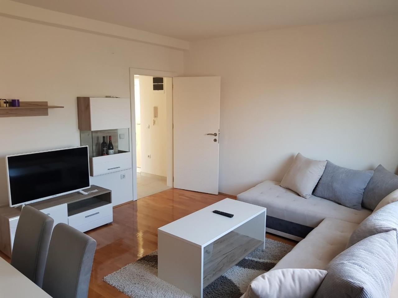 Family Apartments Заечар Экстерьер фото